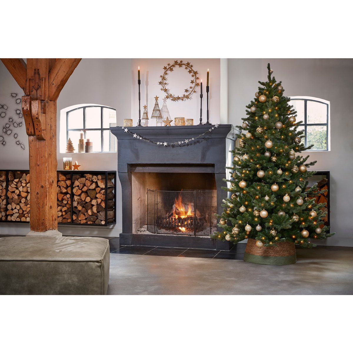 Sherwood Deluxe Kunstkerstboom met LED Verlichting - H185 x Ø127 cm