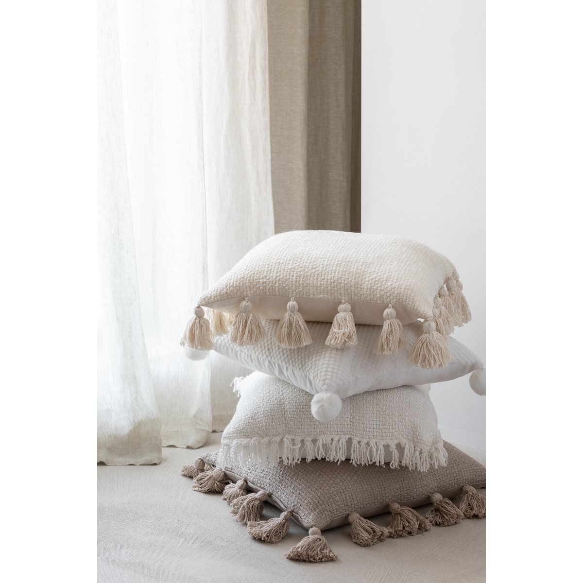Kussen Kwasten beige