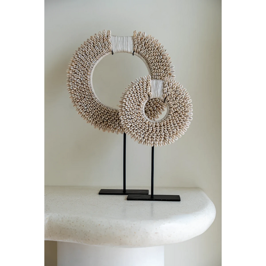 De Papua Shell Disc op standaard