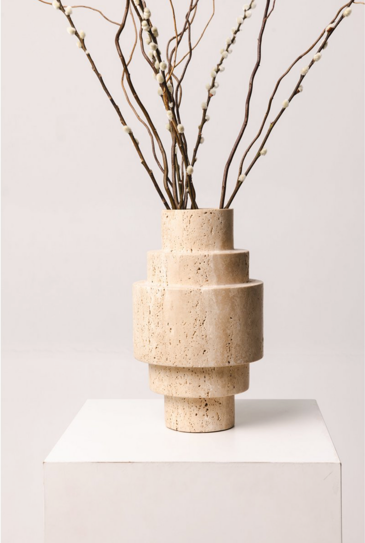 Agano Vaas travertine L