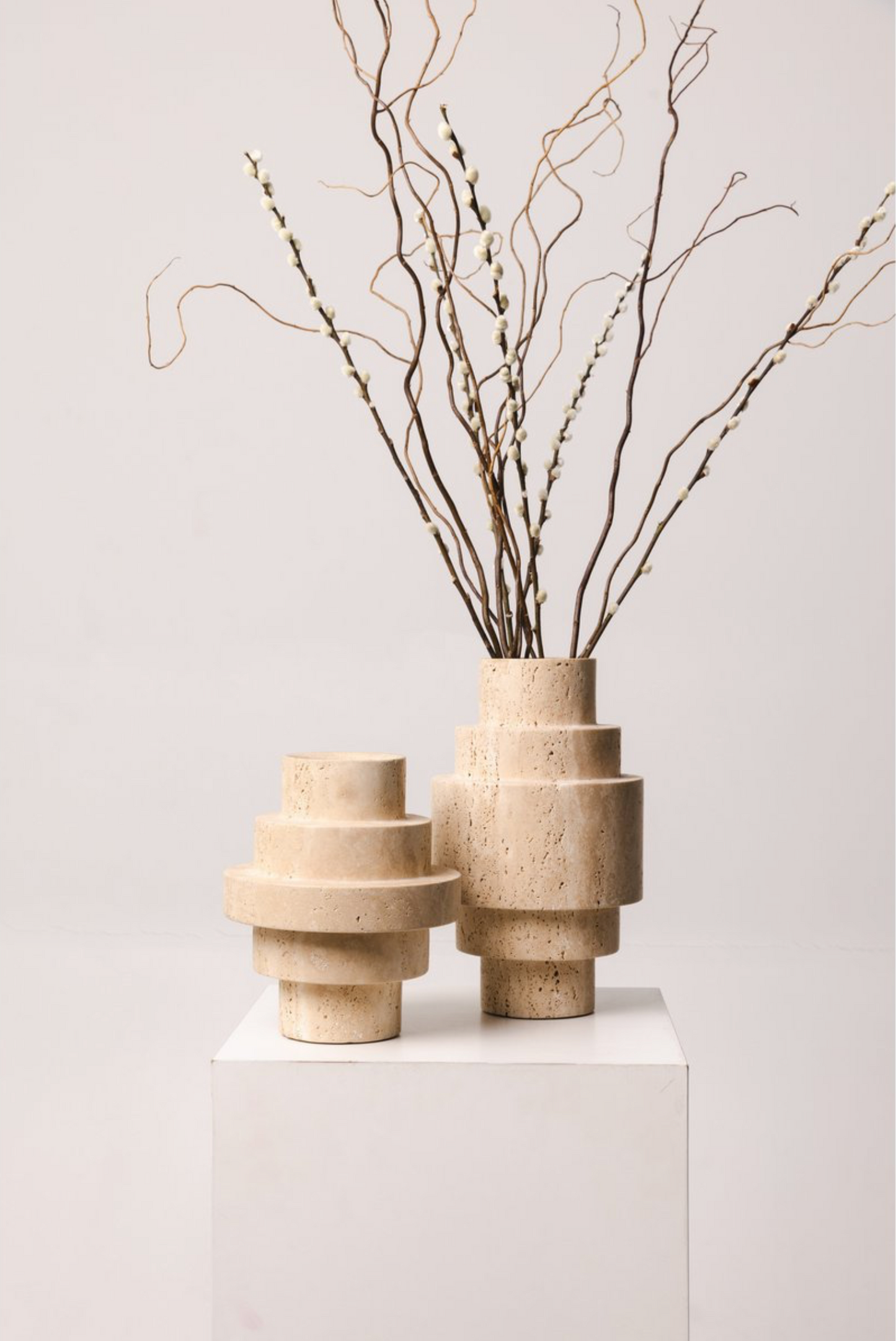 Agano Vaas travertine M