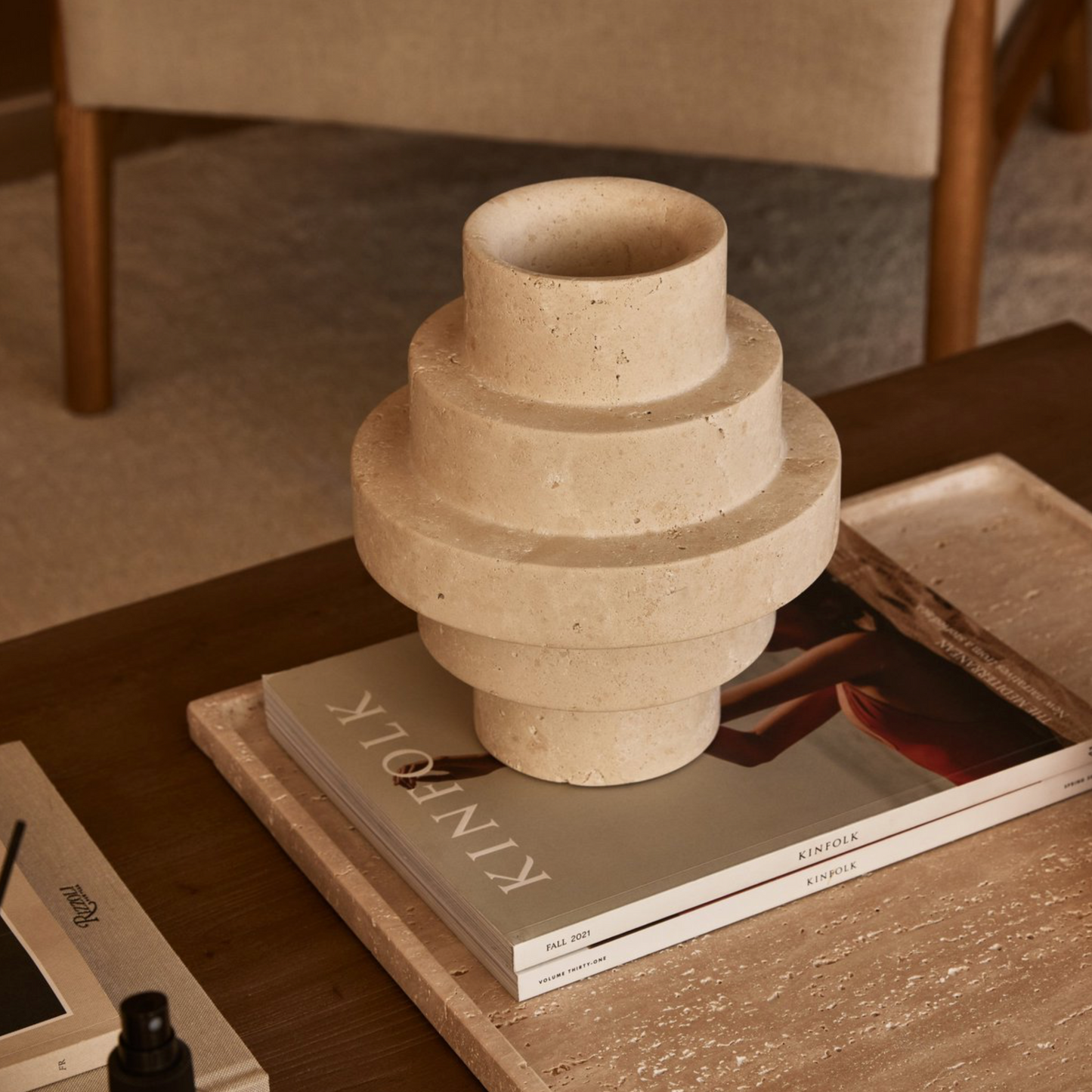 Agano Vaas travertine  M
